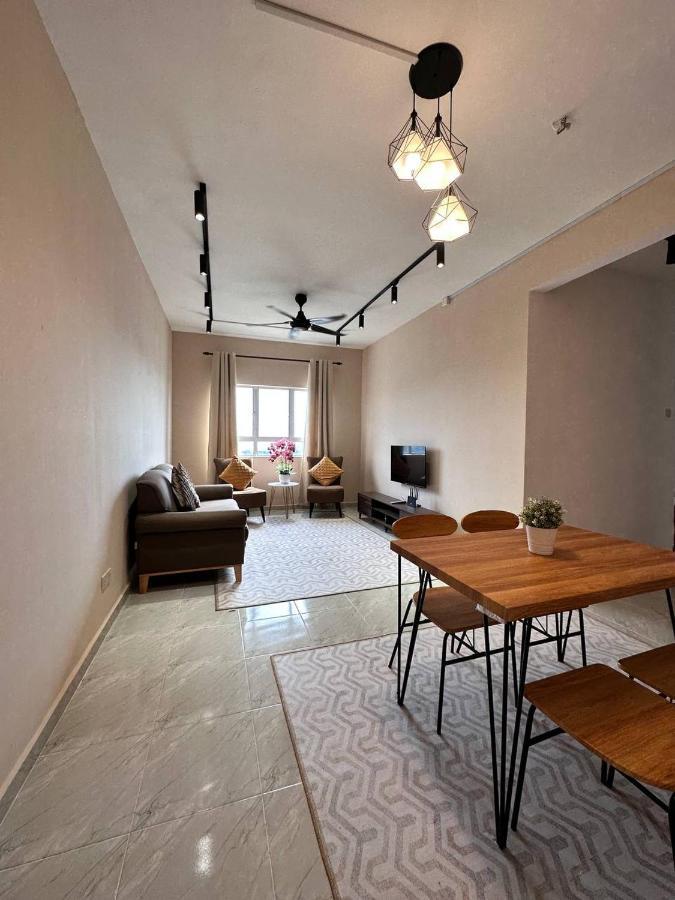 Cozy 3 Bedroom Cityview In Kt Near Drawbridge Apartment *